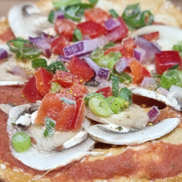 Breznpizza Tomaten-Gemüse